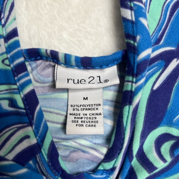 Cute summer top - Picture 3 of 3